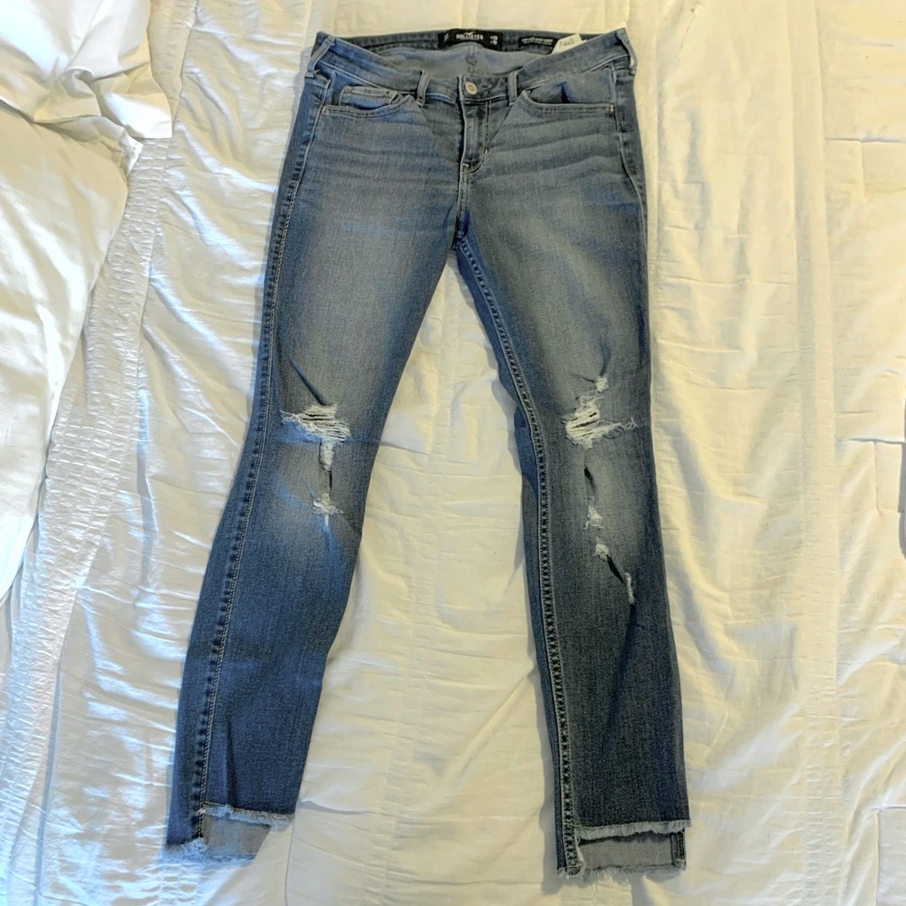 Hollister Low Rise super skinny jeans distressed